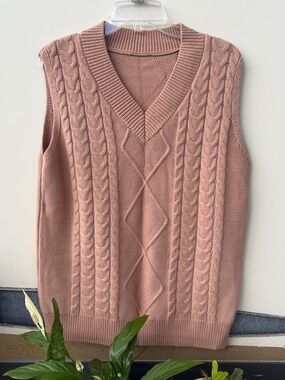 Cable Knit V-Neck Sleeveless Sweater Vest - Dusty Rose